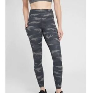 Athleta Ultimate Stash Pocket 7/8 Camo Leggings